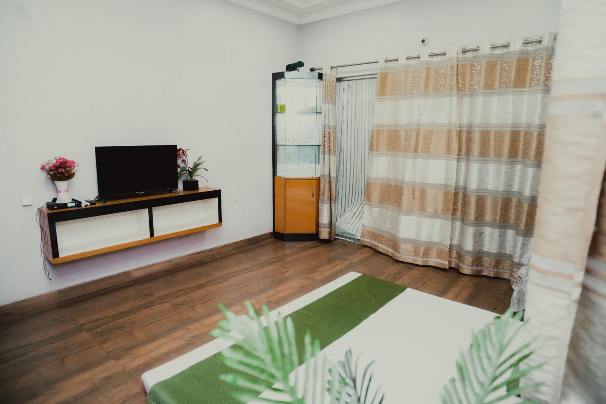 The Q3 Inn Guwahati Exterior foto